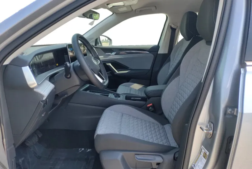 2025 Volkswagen Tiguan S photo 1