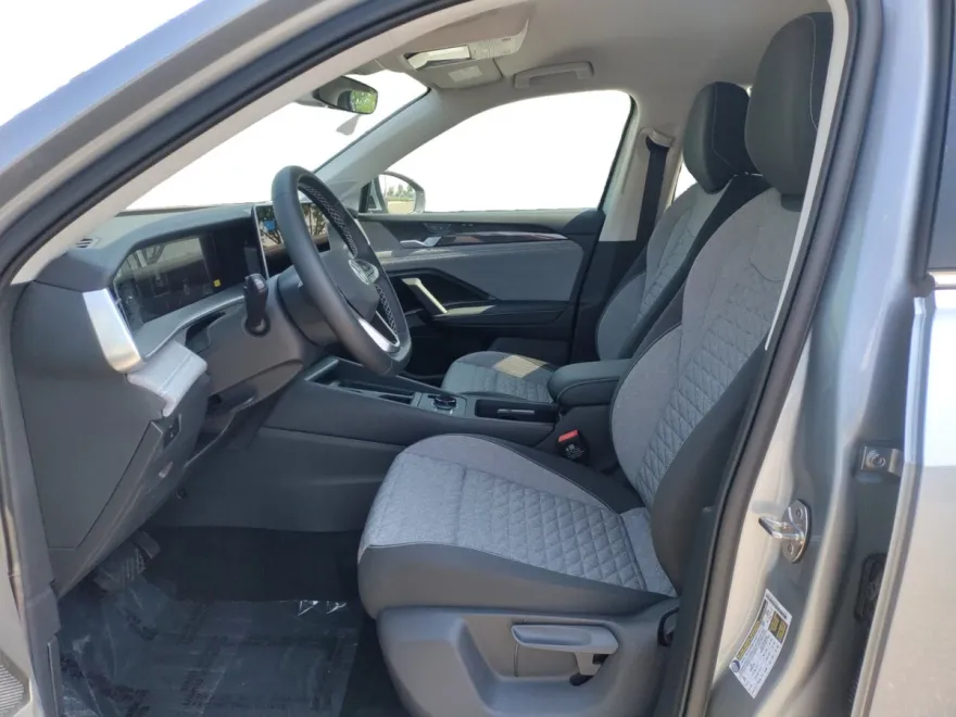 2025 Volkswagen Tiguan S photo 1