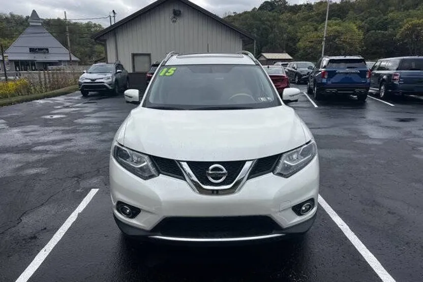 2015 Nissan Rogue SL photo 1