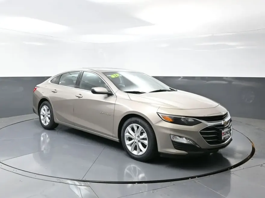 2024 Chevrolet Malibu 1LT photo 1