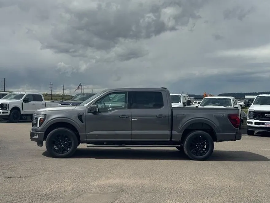 2025 Ford F-150 Platinum photo 1