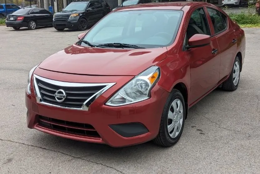 2017 Nissan Versa 1.6 Plus photo 1