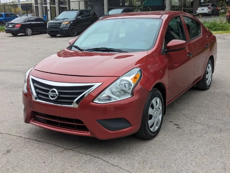 2017 Nissan Versa 1.6 Plus photo 1