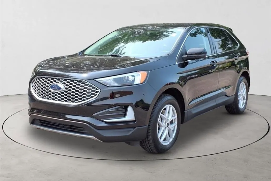 2023 Ford Edge SEL photo 1
