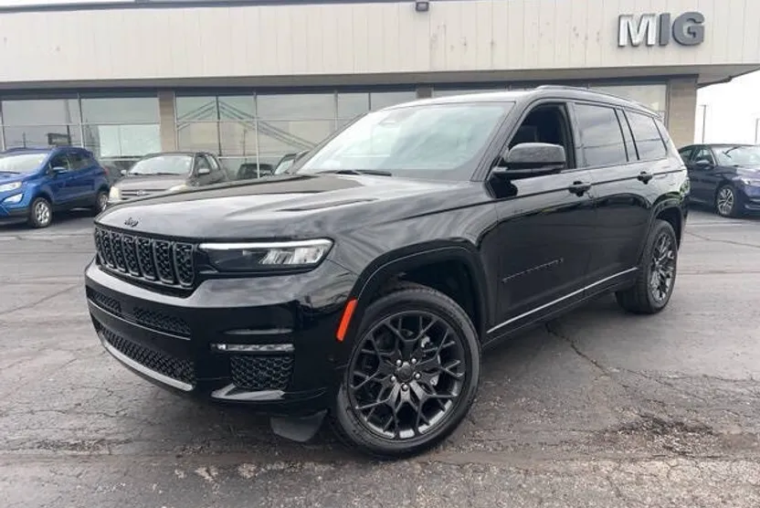 2024 Jeep Grand Cherokee L Summit photo 1