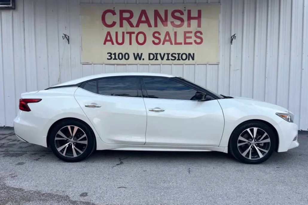 2017 Nissan Maxima S photo 1