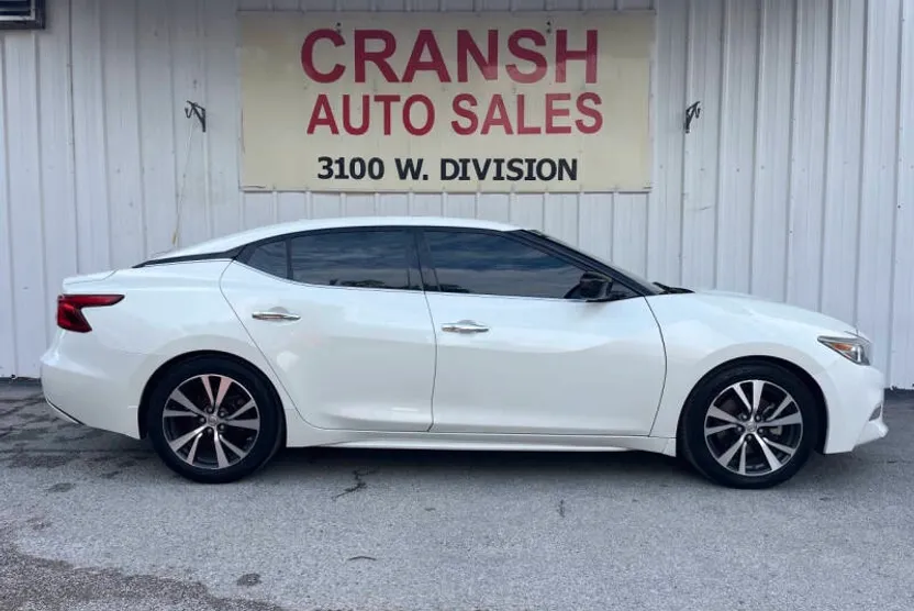 2017 Nissan Maxima S photo 1