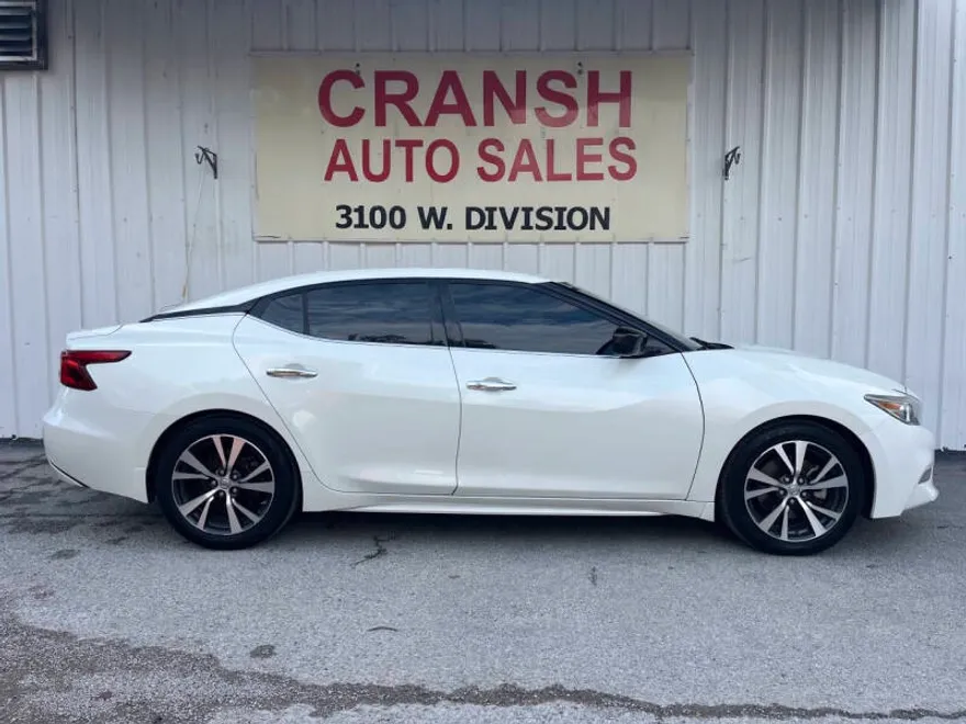 2017 Nissan Maxima S photo 1