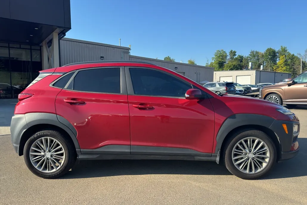 2020 Hyundai Kona SEL Plus photo 1