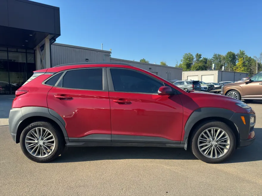 2020 Hyundai Kona SEL Plus photo 1