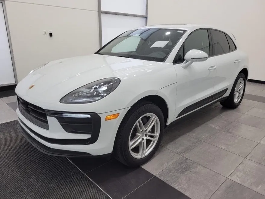 2024 Porsche Macan Base photo 1