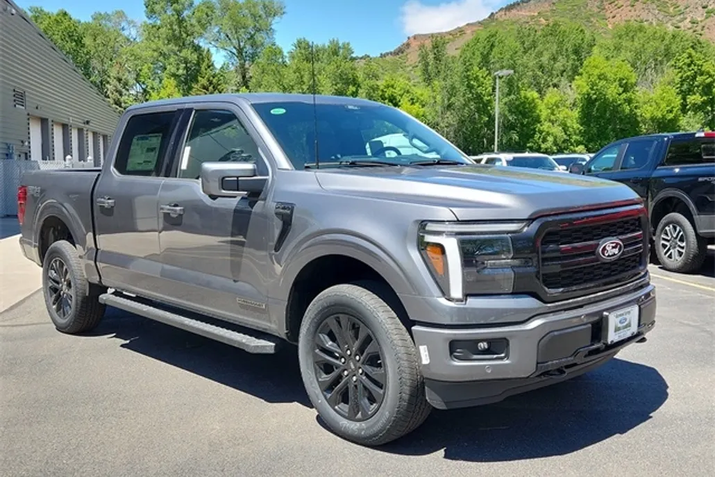 2025 Ford F-150 Lariat photo 1