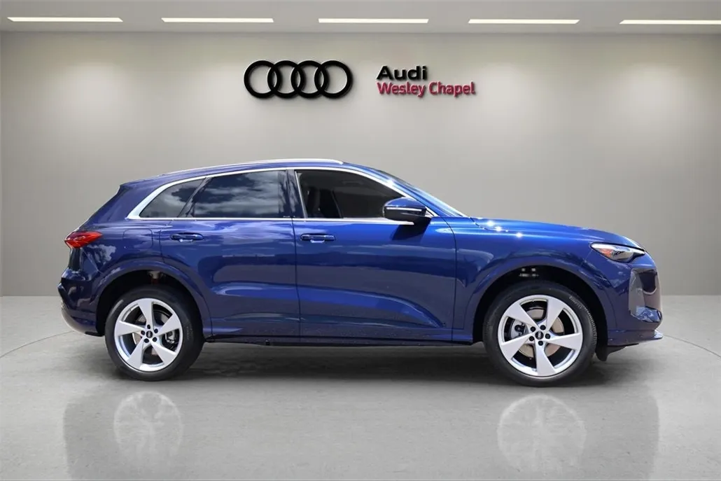 2025 Audi Q5 2.0T Premium Plus photo 1