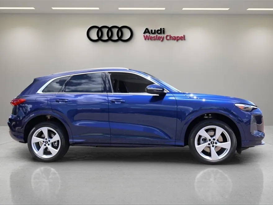 2025 Audi Q5 2.0T Premium Plus photo 1