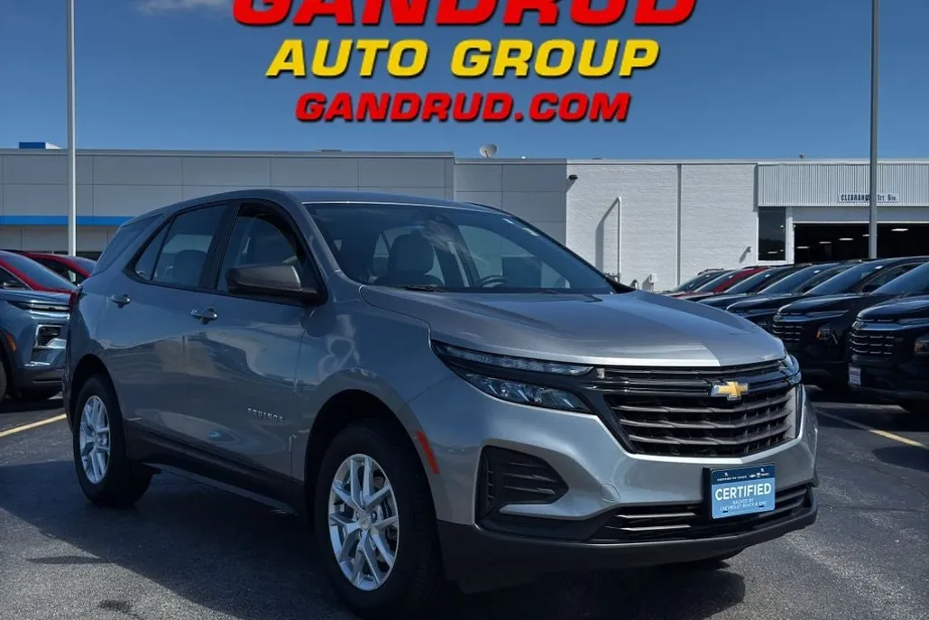 2024 Chevrolet Equinox LS photo 1