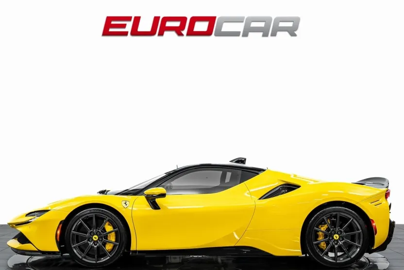 2022 Ferrari SF90 Stradale Base photo 1