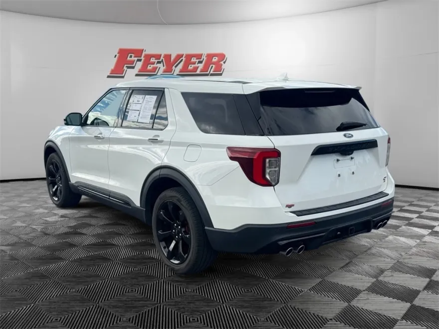2022 Ford Explorer ST photo 1