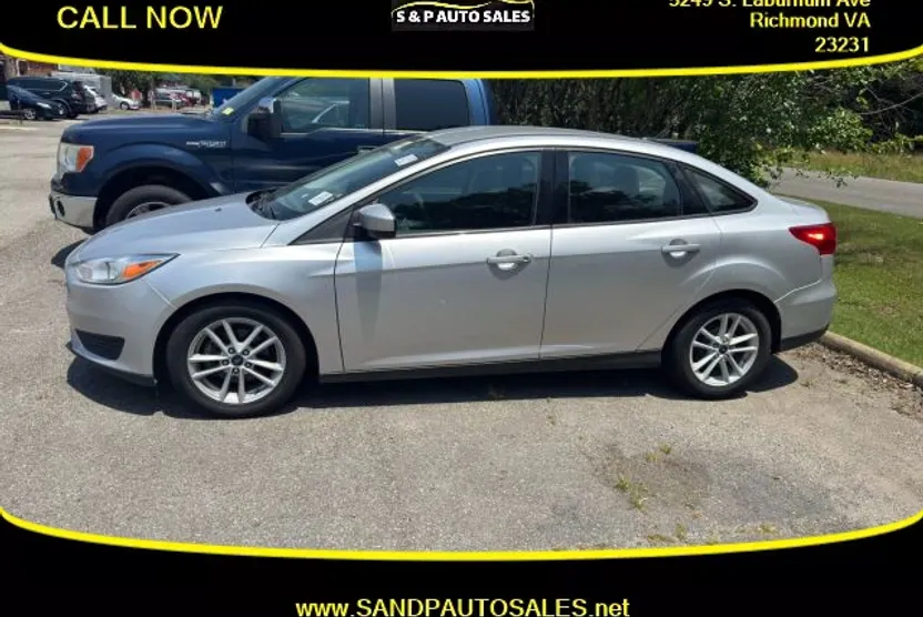 2018 Ford Focus Sedan photo 1