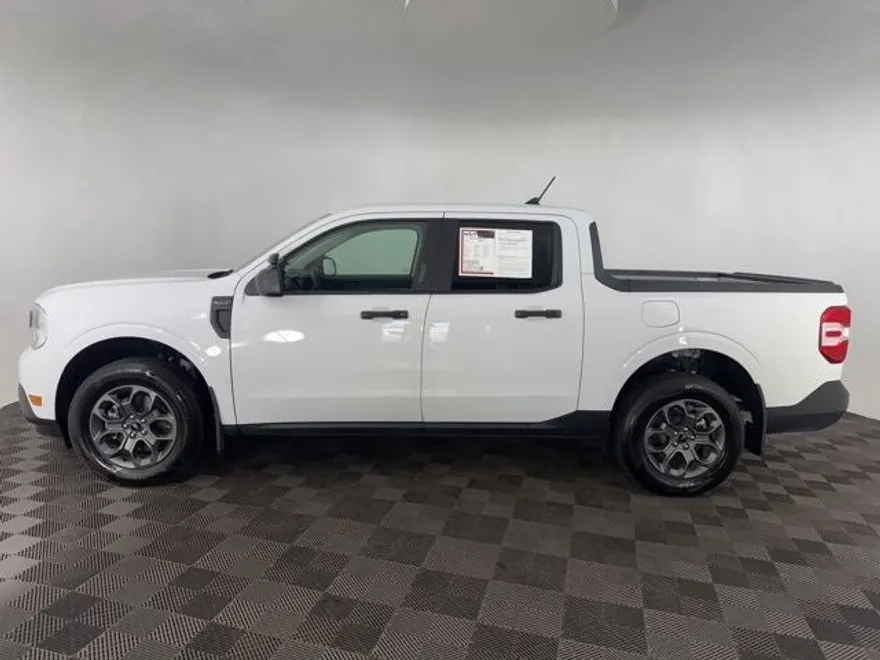 2023 Ford Maverick XLT photo 1