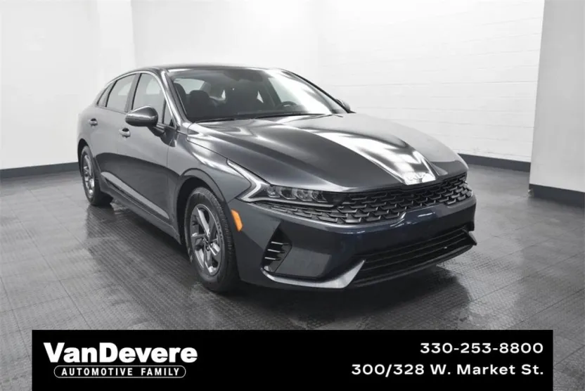 2023 Kia K5 LXS photo 1