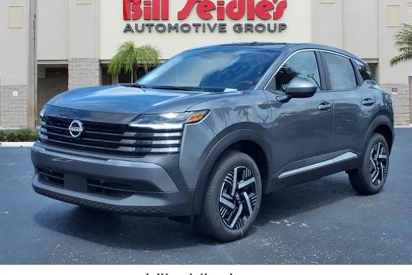 2025 Nissan Kicks SV photo 1