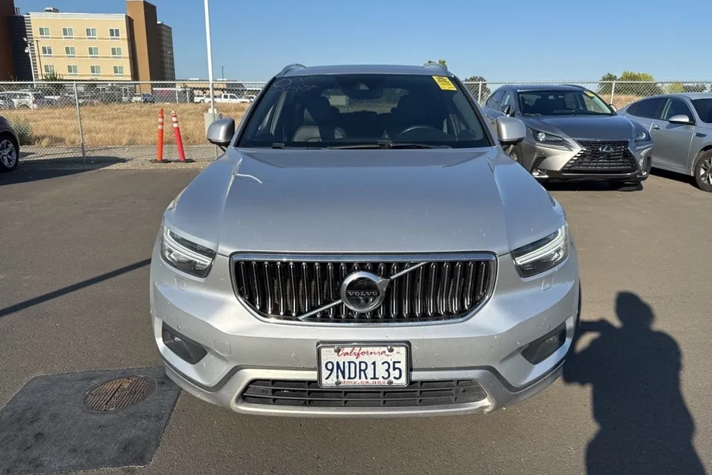 2019 Volvo XC40 T5 Inscription photo 1