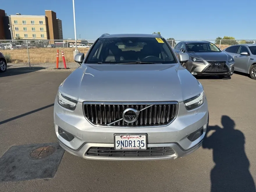2019 Volvo XC40 T5 Inscription photo 1