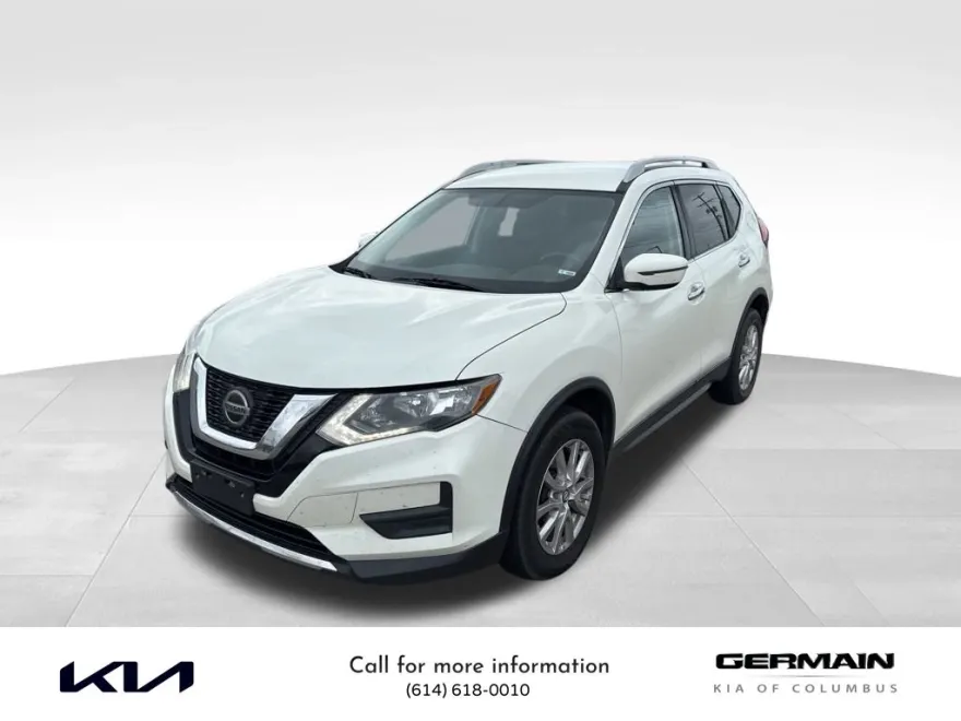 2018 Nissan Rogue SV photo 1