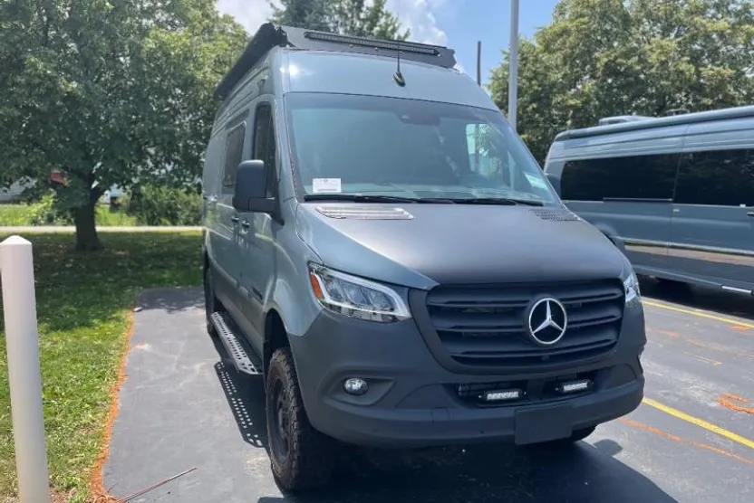 2024 Mercedes Benz Sprinter 2500 photo 1