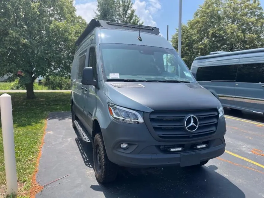 2024 Mercedes Benz Sprinter 2500 photo 1
