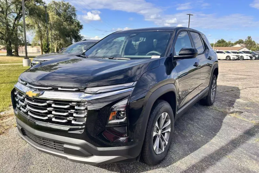 2026 Chevrolet Equinox LT photo 1