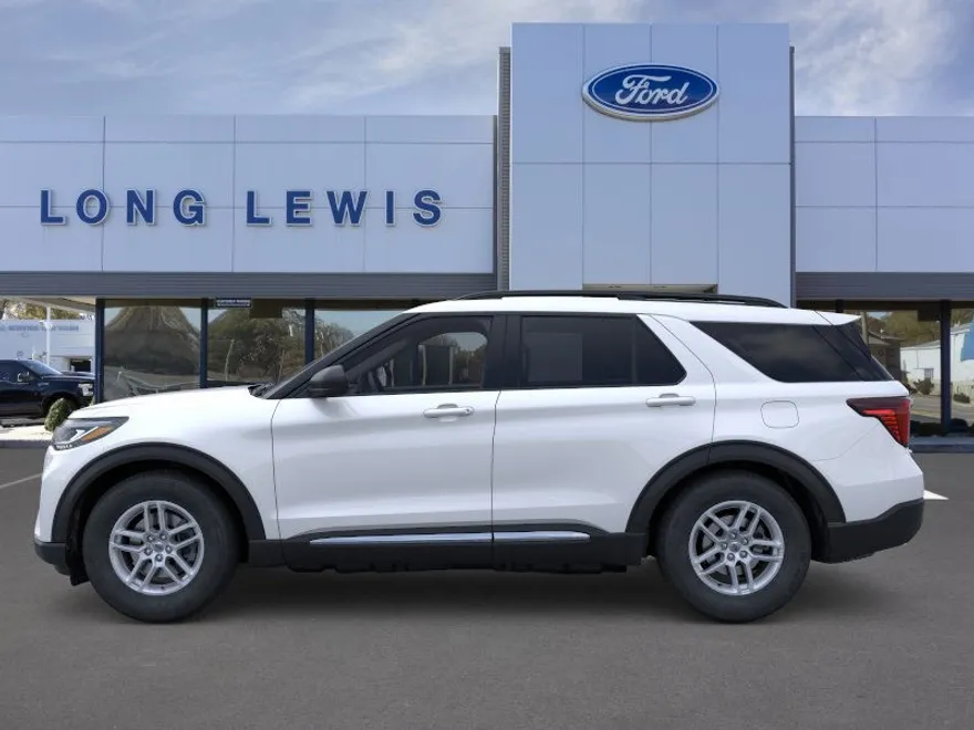 2025 Ford Explorer photo 1
