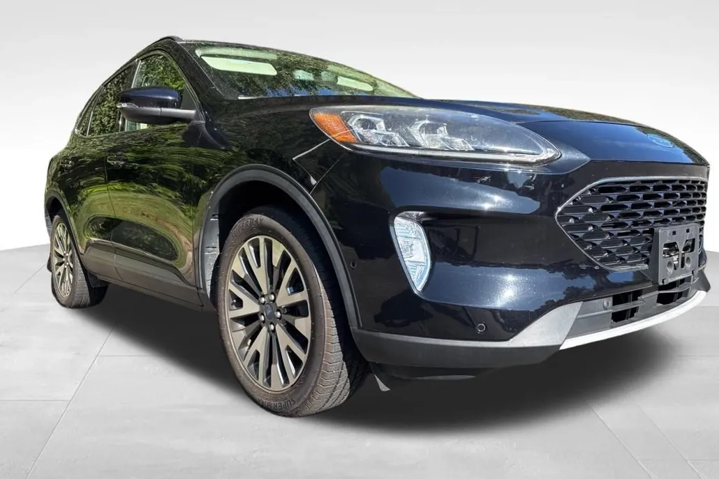 2020 Ford Escape Titanium photo 1
