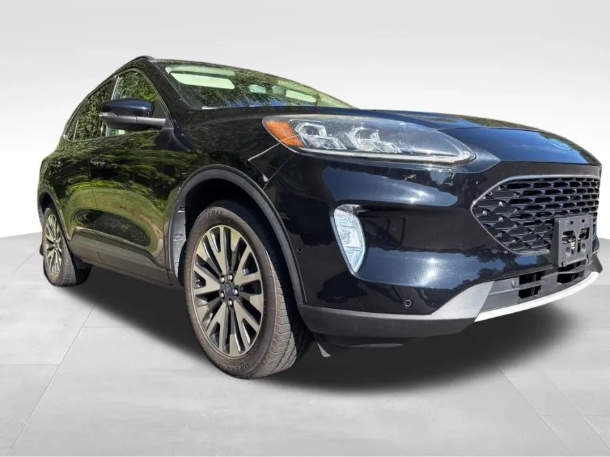 2020 Ford Escape Titanium photo 1