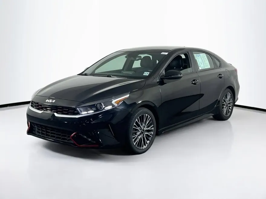 2022 Kia Forte GT-Line photo 1