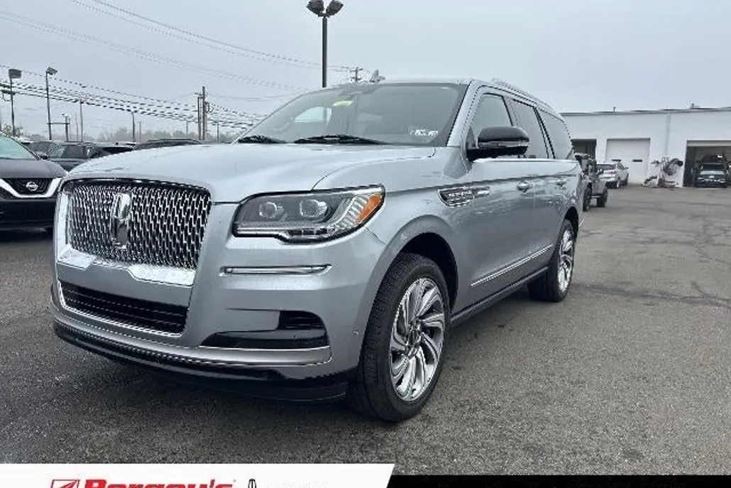 2022 Lincoln Navigator Reserve Luxury photo 1