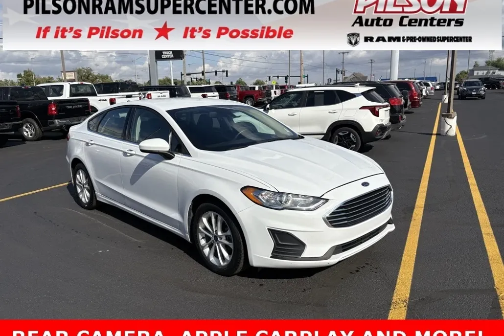 2020 Ford Fusion SE photo 1
