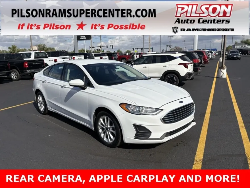 2020 Ford Fusion SE photo 1