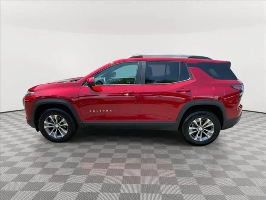 2025 Chevrolet Equinox LT photo 1