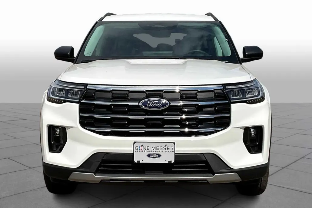 2025 Ford Explorer photo 1