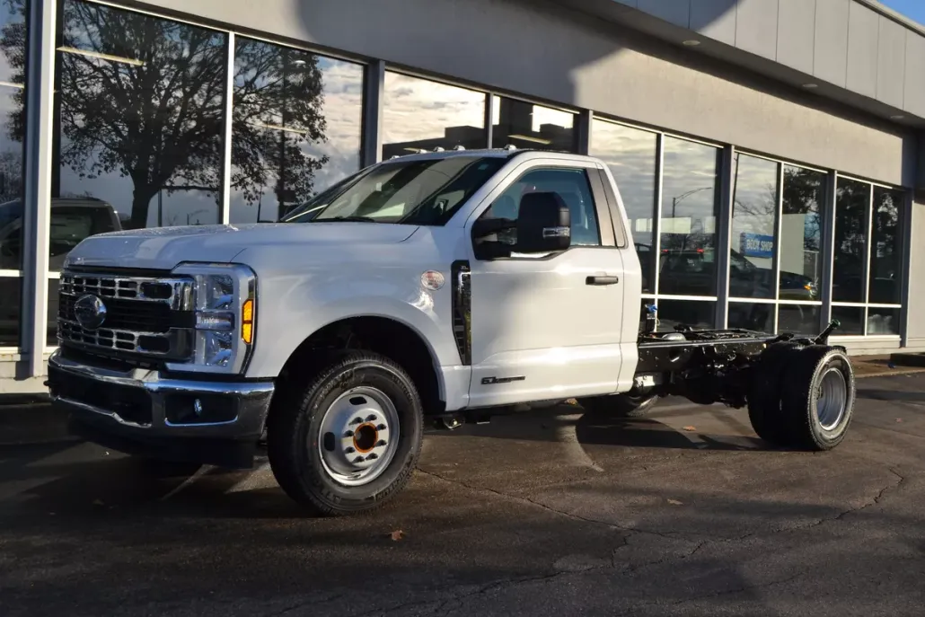 2025 Ford F-350 XL photo 1