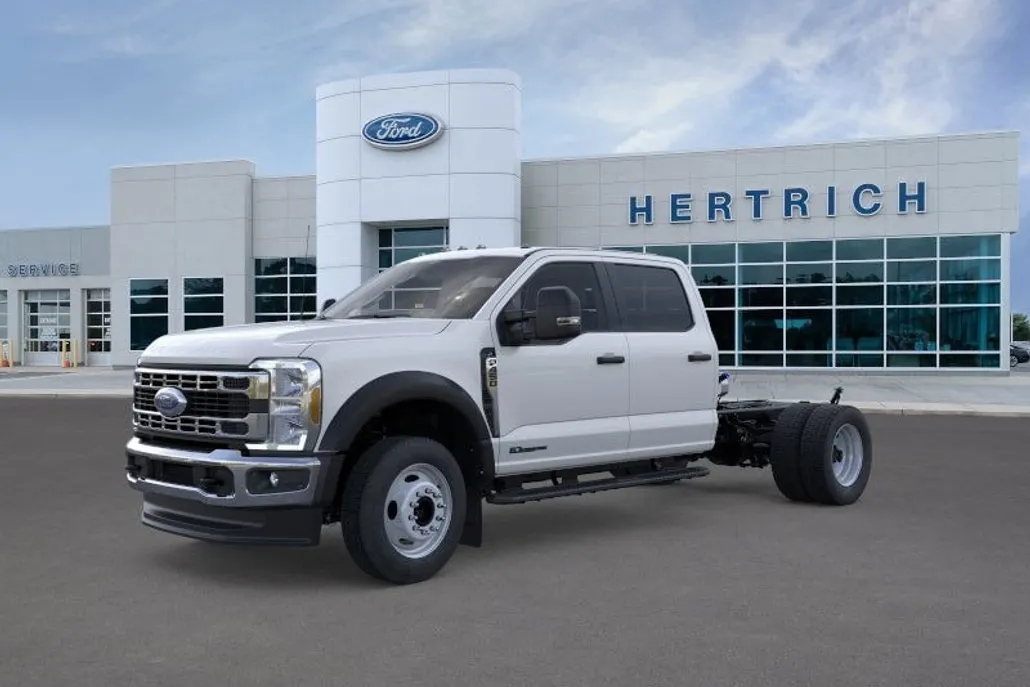 2025 Ford F-450 photo 1