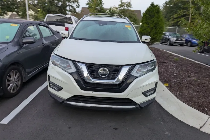 2018 Nissan Rogue SL photo 1