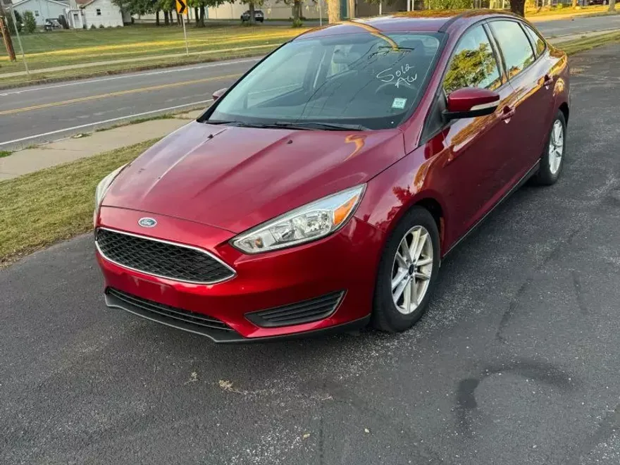 2016 Ford Focus Sedan photo 1