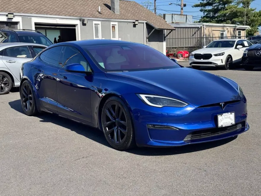 2022 Tesla Model S photo 1