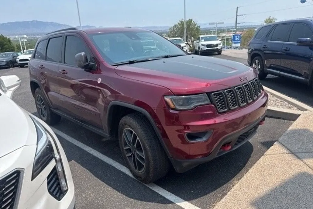 2019 Jeep Grand Cherokee Trailhawk photo 1