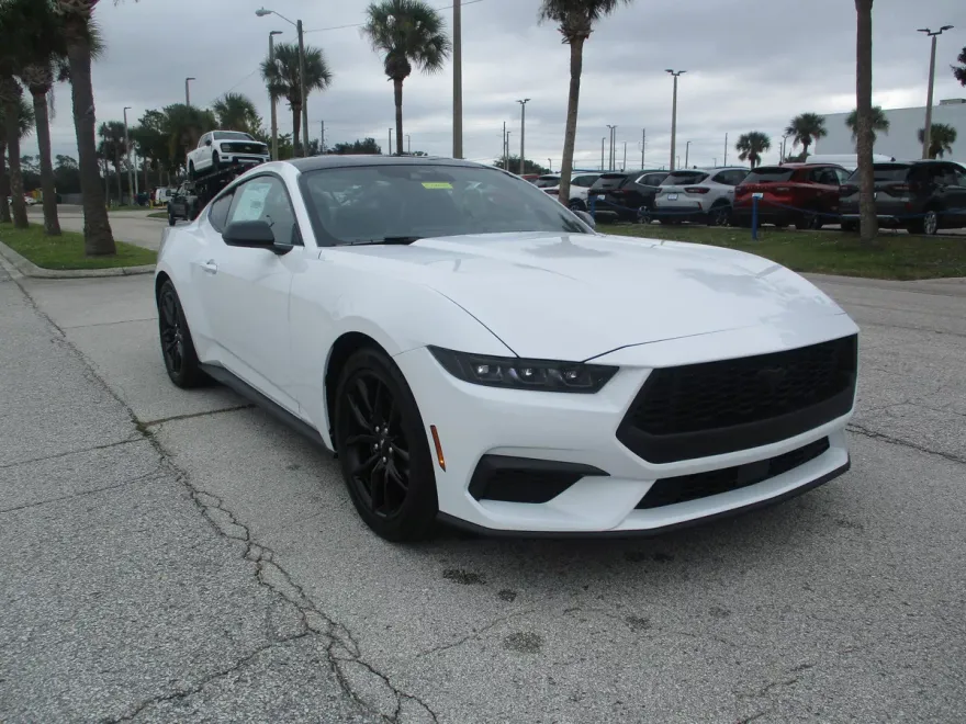 2025 Ford Mustang EcoBoost photo 1