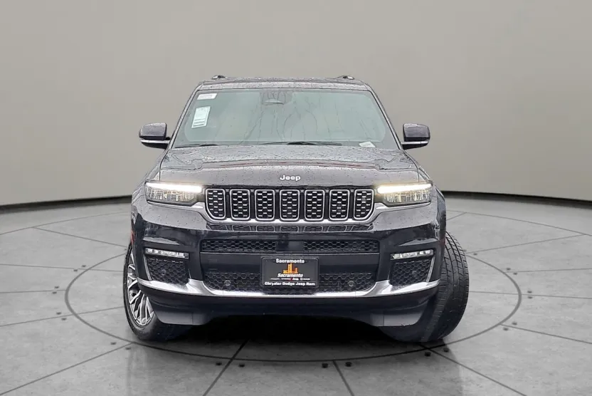 2025 Jeep Grand Cherokee L Summit photo 1
