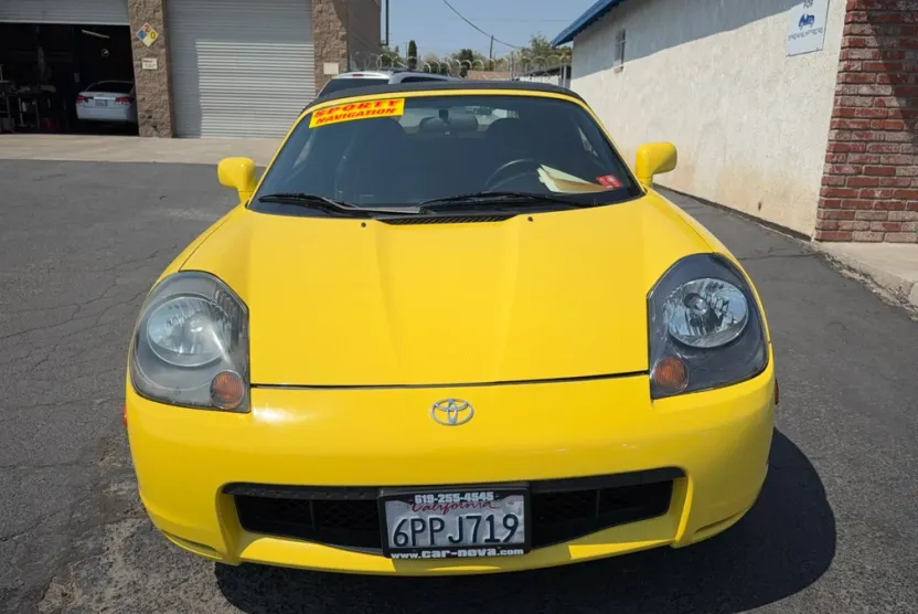 2002 Toyota MR2 Spyder photo 1