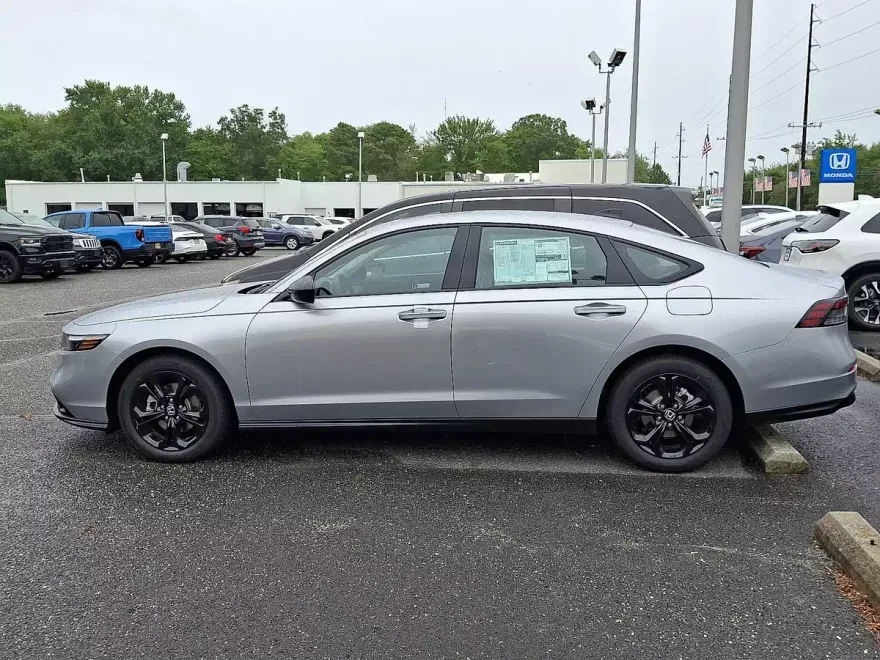 2025 Honda Accord SE photo 1